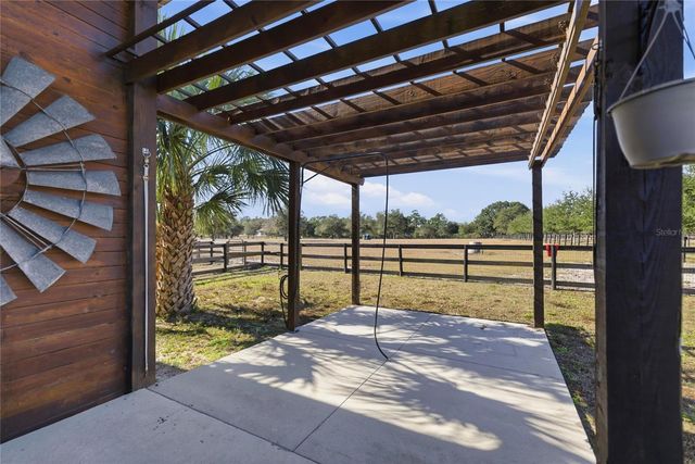 5251 SE 180TH AVENUE ROAD, Ocklawaha, FL 32179