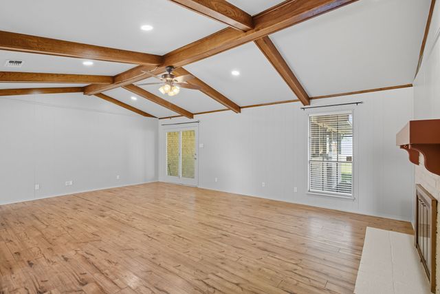 10304 Oak Creek Drive, Greenville, TX 75402