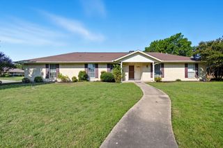 10304 Oak Creek Drive, Greenville, TX 75402