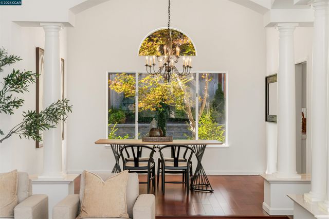 209 Walnut Creek Ct, Danville, CA 94506