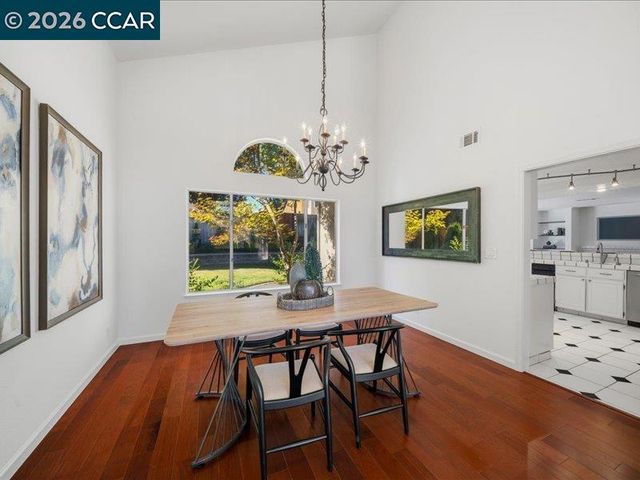 209 Walnut Creek Ct, Danville, CA 94506