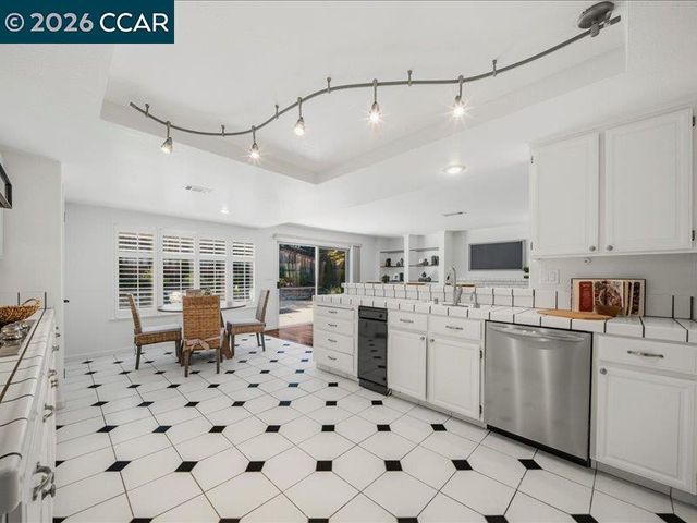 209 Walnut Creek Ct, Danville, CA 94506