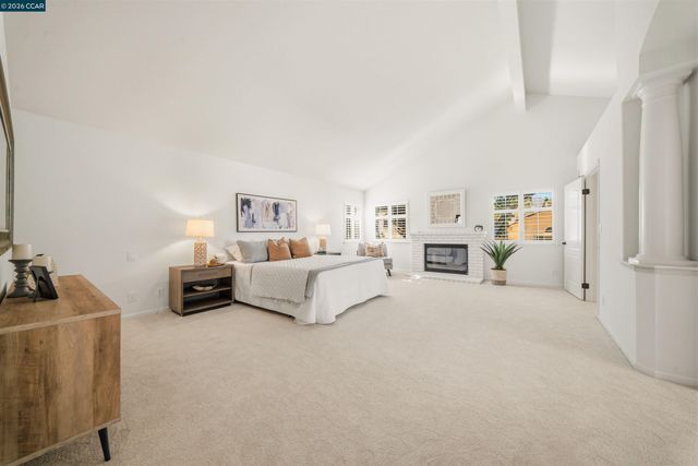 209 Walnut Creek Ct, Danville, CA 94506