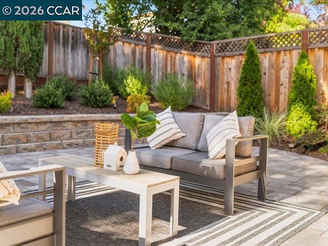 209 Walnut Creek Ct, Danville, CA 94506