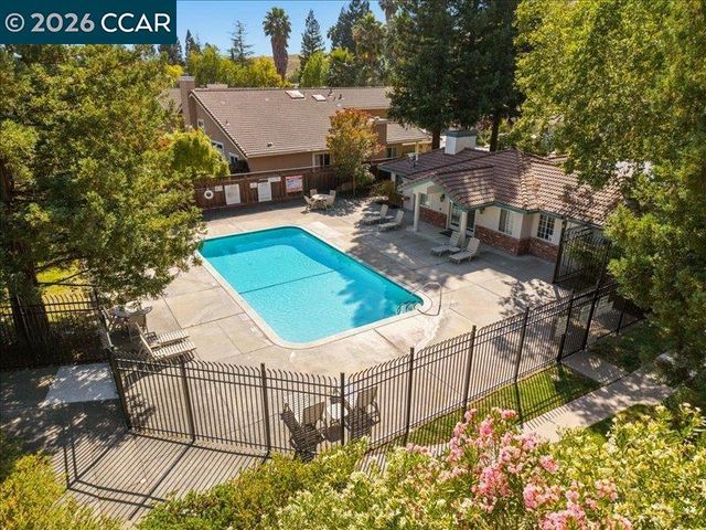 209 Walnut Creek Ct, Danville, CA 94506