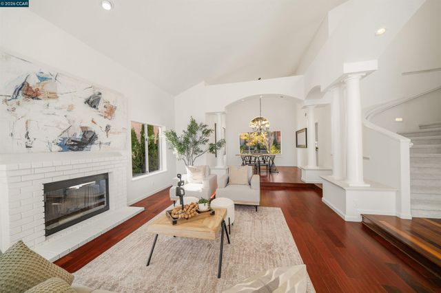209 Walnut Creek Ct, Danville, CA 94506