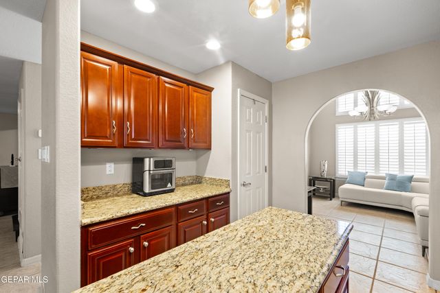 6705 PEARL RIDGE Drive, El Paso, TX 79912