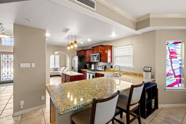 6705 PEARL RIDGE Drive, El Paso, TX 79912