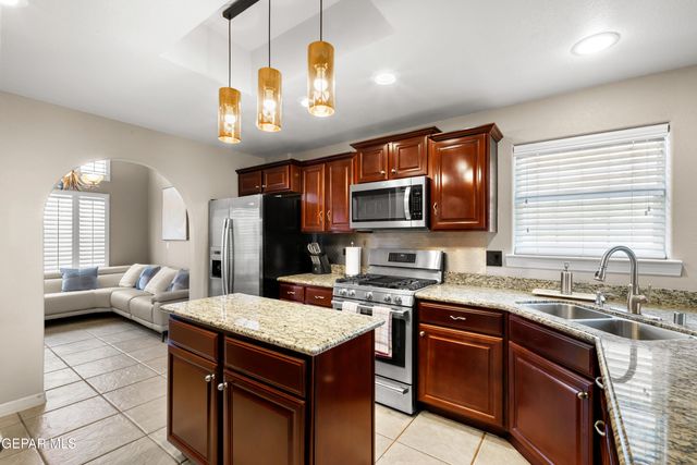 6705 PEARL RIDGE Drive, El Paso, TX 79912