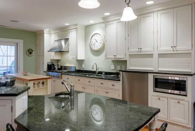 2 Lexington Circle, Terrace Park, OH 45174