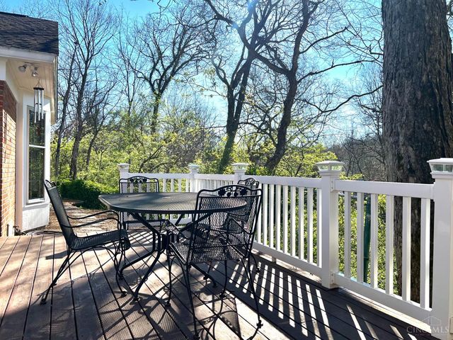 2 Lexington Circle, Terrace Park, OH 45174