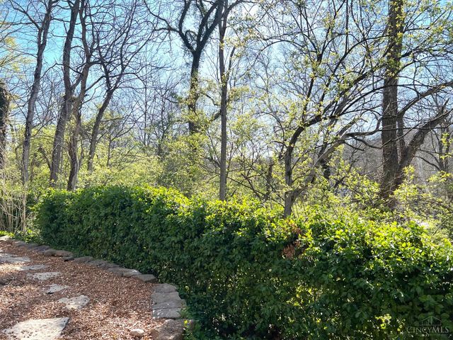 2 Lexington Circle, Terrace Park, OH 45174