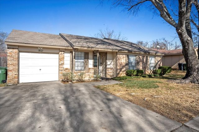 3807 Glengate Drive, Arlington, TX 76016