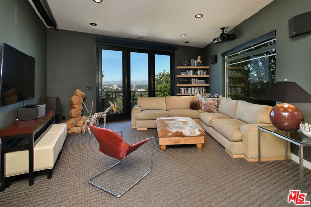 4039 Cody Road, Sherman Oaks, CA 91403