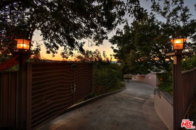 4039 Cody Road, Sherman Oaks, CA 91403