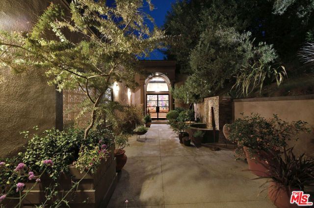 4039 Cody Road, Sherman Oaks, CA 91403