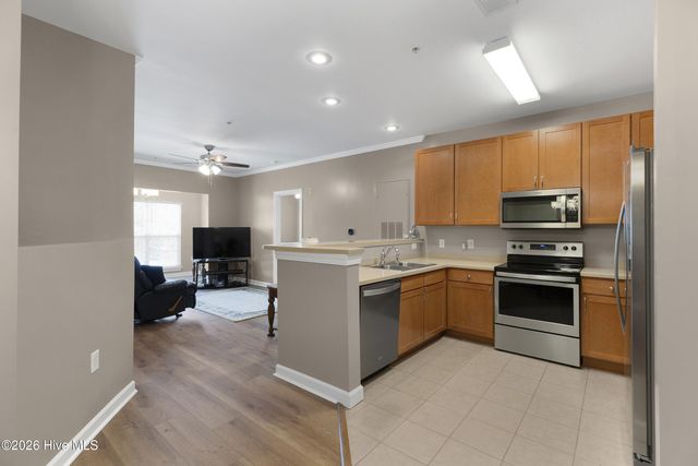 2808 Bloomfield Lane Unit 305, Wilmington, NC 28412