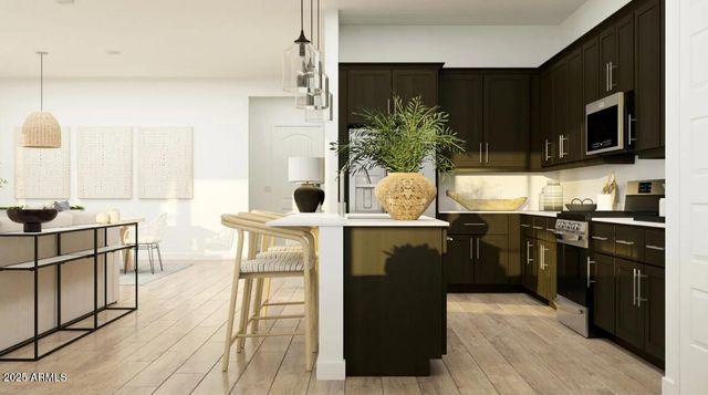 7813 W TETHER Trail, Peoria, AZ 85383