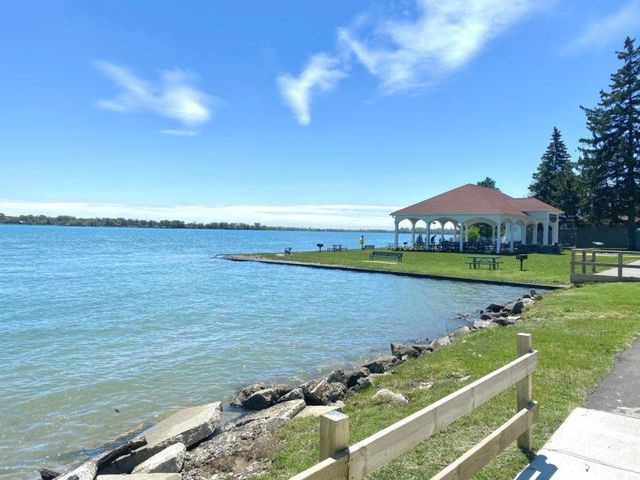 514 Rochelle Court, East China Twp, MI 48054