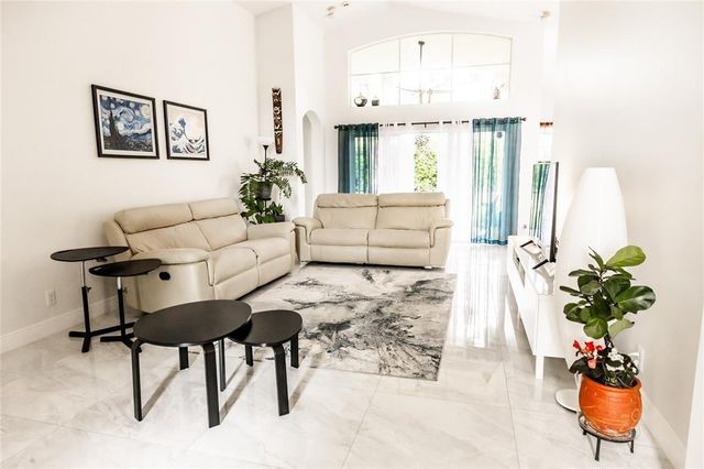 9469 Verona Lakes Boulevard, Boynton Beach, FL 33472