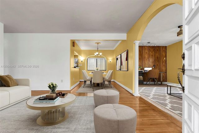 3694 NW 20th St, Miami, FL 33142