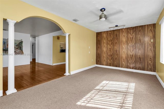 3694 NW 20th St, Miami, FL 33142