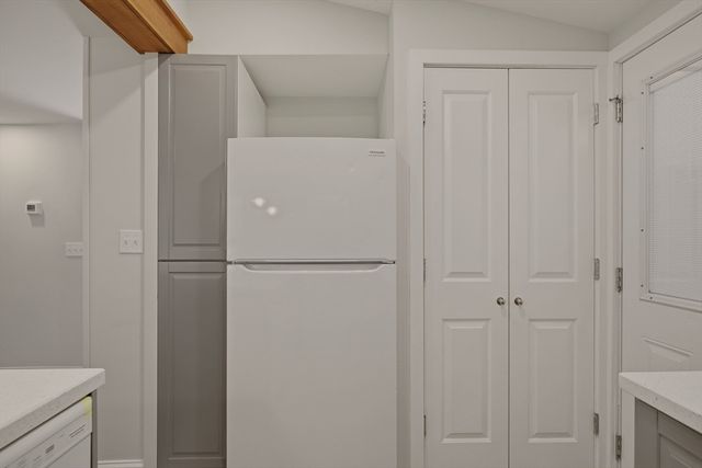 225 Mount Pleasant St, Fall River, MA 02720
