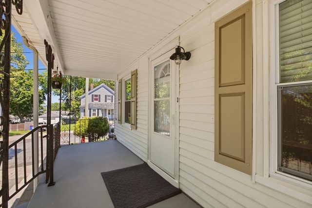 225 Mount Pleasant St, Fall River, MA 02720
