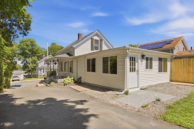 225 Mount Pleasant St, Fall River, MA 02720