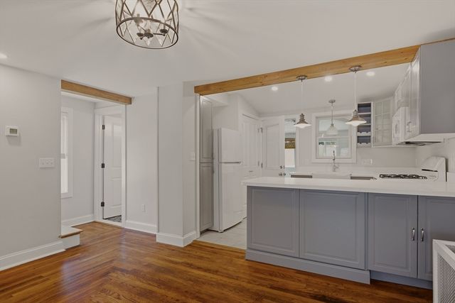 225 Mount Pleasant St, Fall River, MA 02720