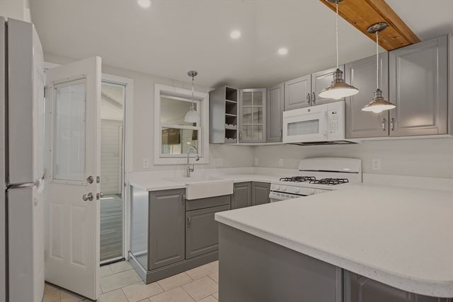 225 Mount Pleasant St, Fall River, MA 02720