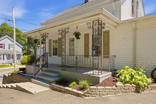 225 Mount Pleasant St, Fall River, MA 02720