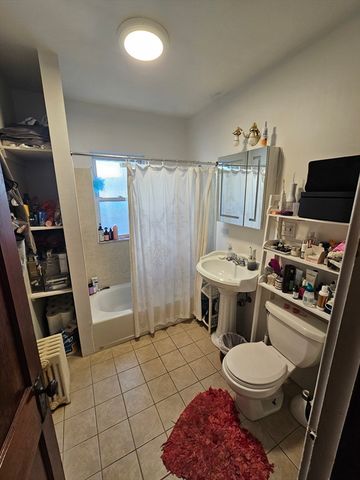 13 Roberts Rd, Cambridge, MA 02138