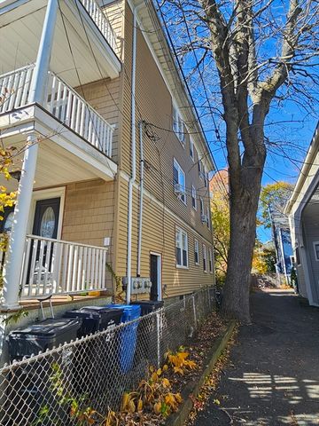 13 Roberts Rd, Cambridge, MA 02138