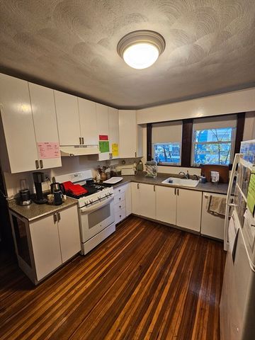 13 Roberts Rd, Cambridge, MA 02138