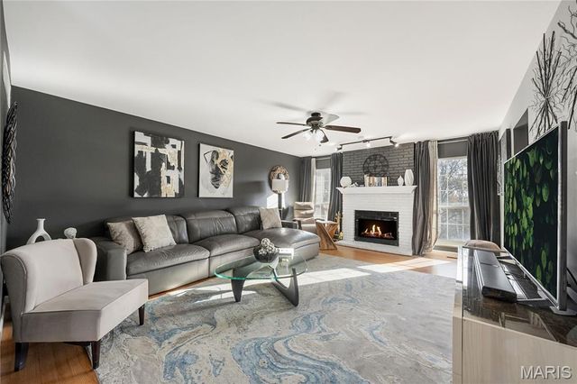 2147 Riding Spur Drive, Maryland Heights, MO 63146