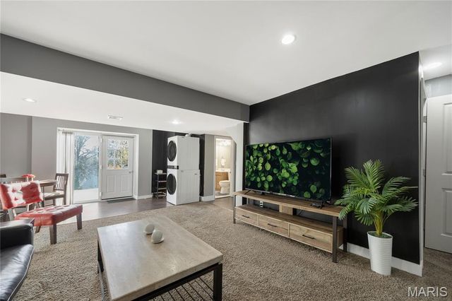 2147 Riding Spur Drive, Maryland Heights, MO 63146