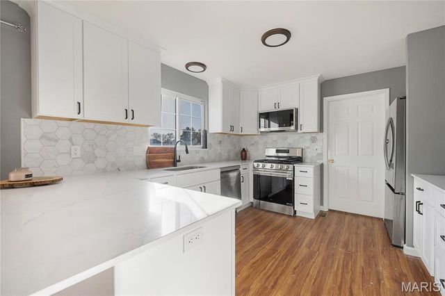 2147 Riding Spur Drive, Maryland Heights, MO 63146