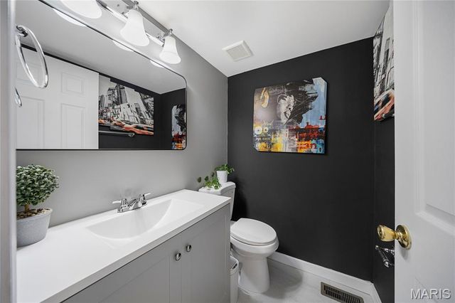 2147 Riding Spur Drive, Maryland Heights, MO 63146