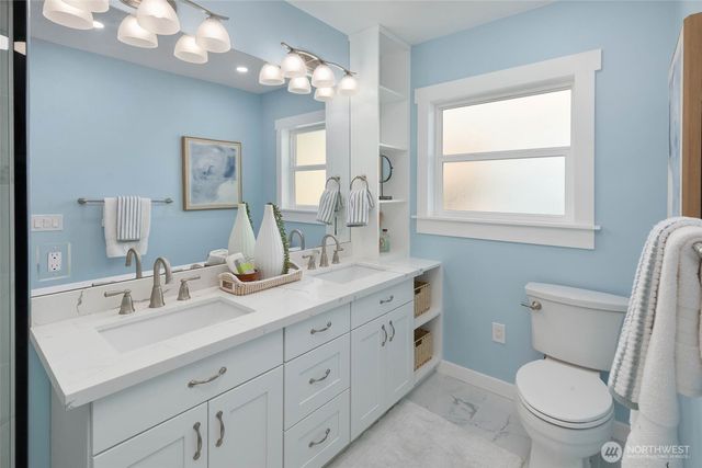 1312 NE 70th Street, Seattle, WA 98115