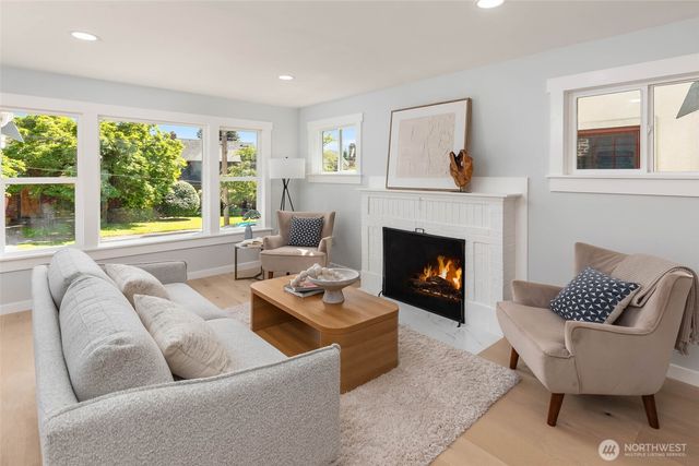 1312 NE 70th Street, Seattle, WA 98115