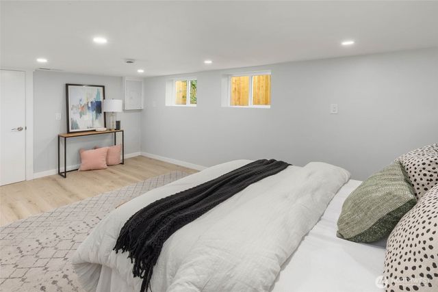 1312 NE 70th Street, Seattle, WA 98115