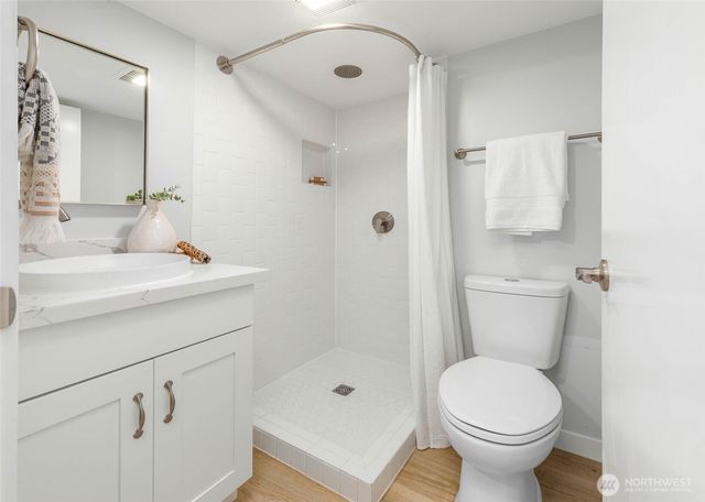 1312 NE 70th Street, Seattle, WA 98115