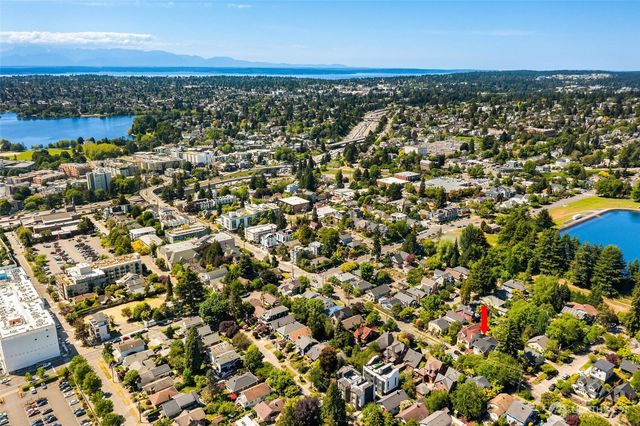 1312 NE 70th Street, Seattle, WA 98115
