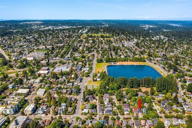 1312 NE 70th Street, Seattle, WA 98115