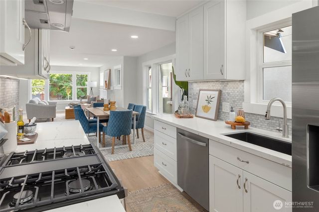 1312 NE 70th Street, Seattle, WA 98115