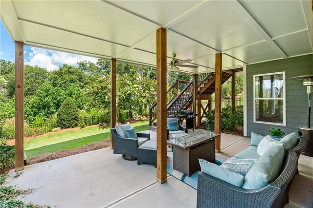 3734 Cresswind SW Parkway, Gainesville, GA 30504
