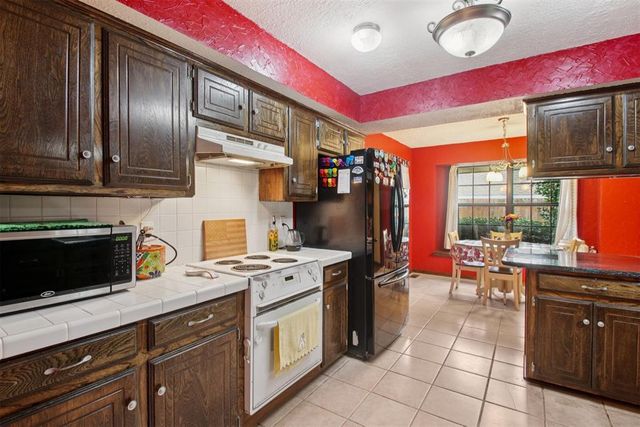 7824 NW 102nd Street, Oklahoma City, OK 73162