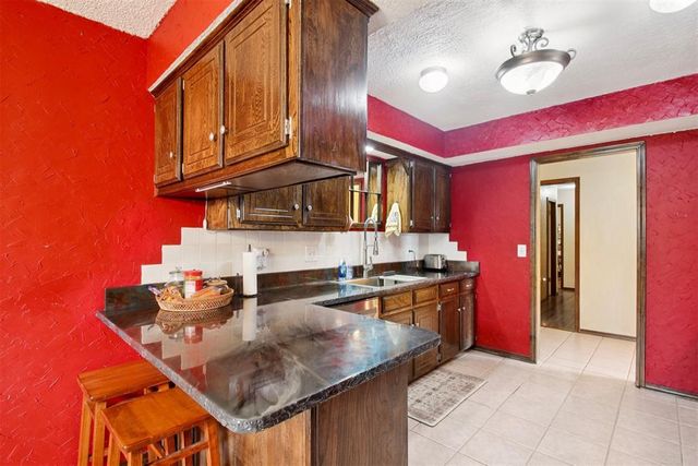 7824 NW 102nd Street, Oklahoma City, OK 73162