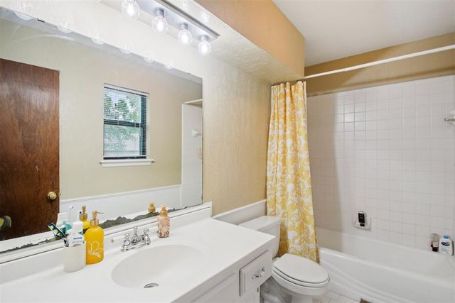 7824 NW 102nd Street, Oklahoma City, OK 73162